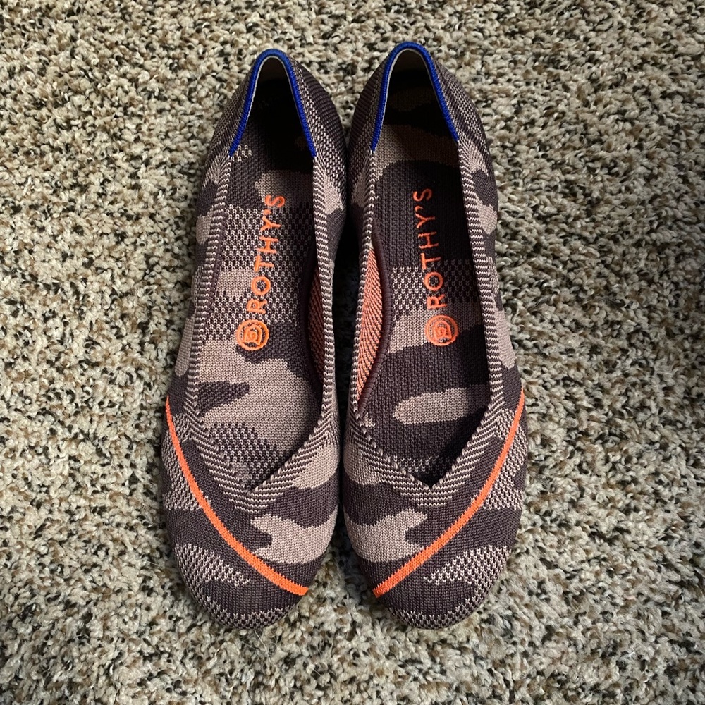 BRAND NEW Women’s Camo Orange Stripe Rothy’s Flats Size 8.5